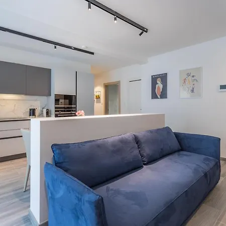 Luxury In Just Minutes Away From The Seafront And Restaurants アパート